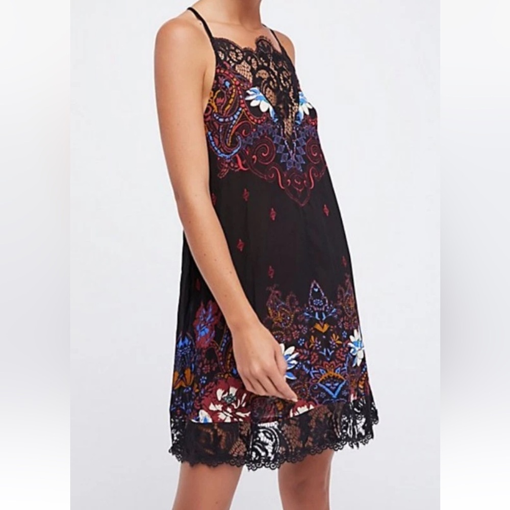 Gorgeous INTIMATELY FREE PEOPLE “Who’s Sorry Now” Floral Lace Mini Slip Dress